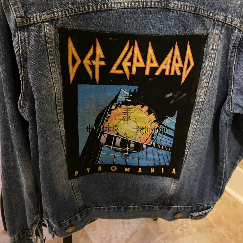 Womans denim jacket / Def Leppard